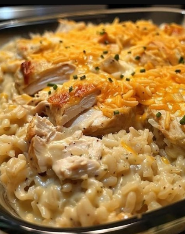 Creamy Chicken & Rice Casserole Delight